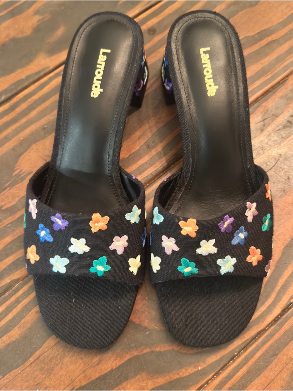 Larroudé Brigitte Mules Floral Embroidered Black Size 7 NWOB MSRP $315 - Picture 3 of 5